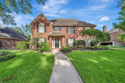 15110 Greenleaf Ln, Houston, TX 77062