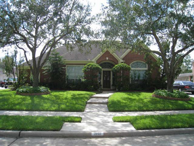 3807 Deer Grass Ct, Houston, TX 77059