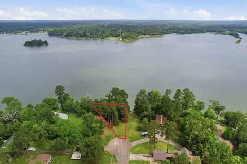 365 N Point Dr N, Trinity, TX 75862