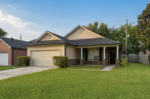 8723 Willow Grove Dr, Tomball, TX 77375