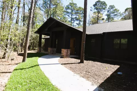 Exterior - 4 Lake Forest Dr, Conroe, TX 77384 photo 2 of 4