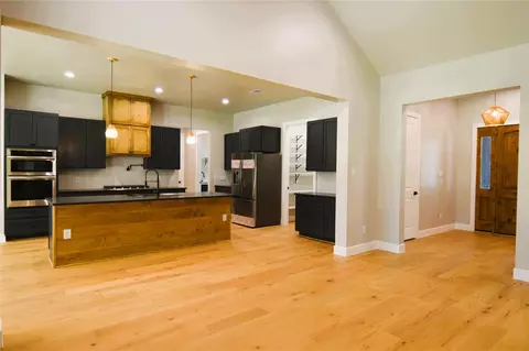 Entry Way - 4 Lake Forest Dr, Conroe, TX 77384 photo 3 of 7