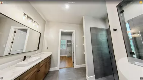 Bath - 4 Lake Forest Dr, Conroe, TX 77384 photo 4 of 9