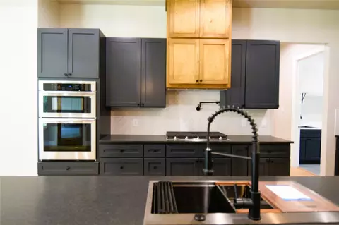 Kitchen - 4 Lake Forest Dr, Conroe, TX 77384 photo 2 of 5