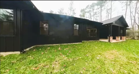 Exterior - 4 Lake Forest Dr, Conroe, TX 77384 photo 4 of 4