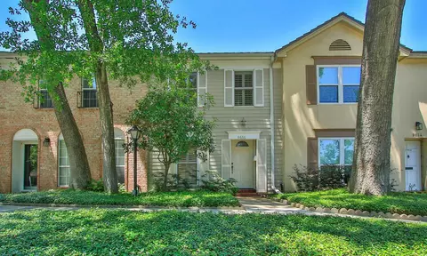 9656 Westview Dr #8, Houston, TX 77055
