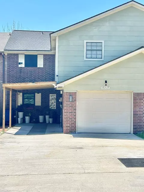 13217 Bluff View Dr, Willis, TX 77318
