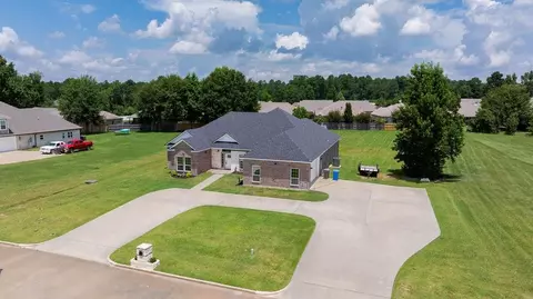 201 Silver Spur Dr, Lufkin, TX 75904