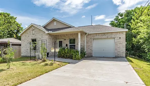 1111 12th 12 St N, Texas City, TX 77590