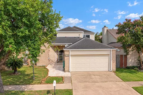 6519 Briar Terrace Dr, Houston, TX 77072