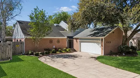 12415 Rocky Knoll Dr, Houston, TX 77077