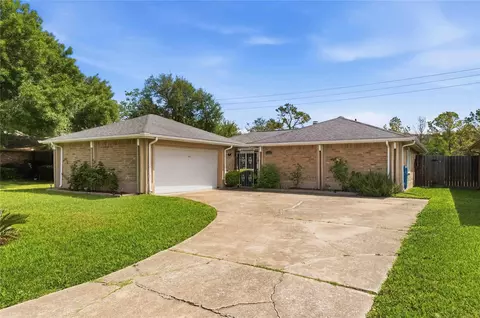 3415 Honey Creek Dr, Houston, TX 77082