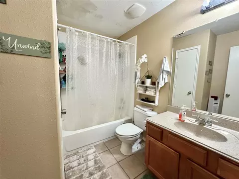 Bath - 5107 Bright Oak Ct, Spring, TX 77373 photo 3 of 3