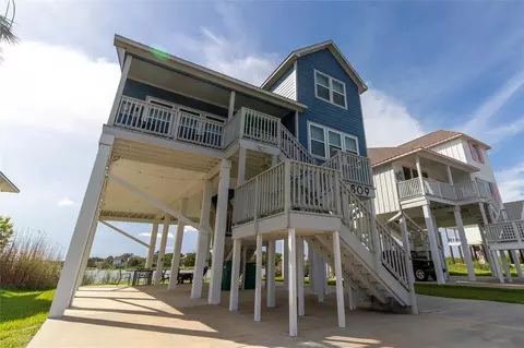 809 Todville Rd, Seabrook, TX 77586