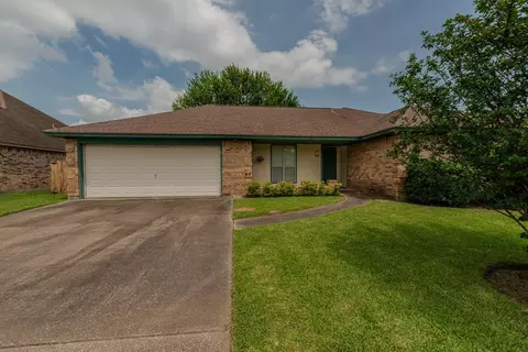 2734 13th St, Port Neches, TX 77651