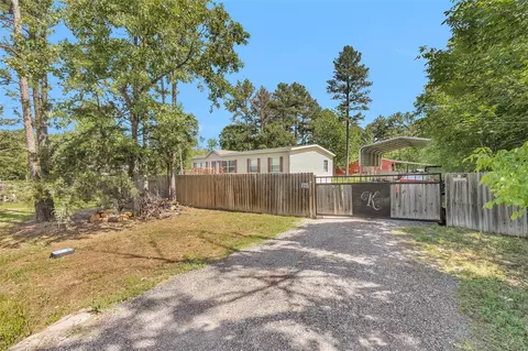 56 Michael St, Huntsville, TX 77320