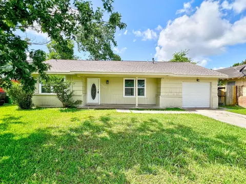 510 Sulphur St, Houston, TX 77034