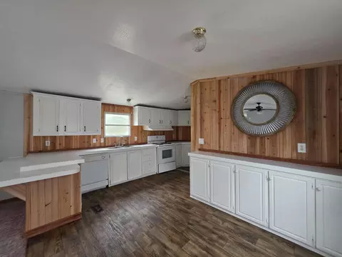 309 331 334 344 Holmes Rd, Onalaska, TX 77360