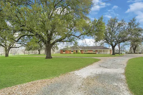 1111 Edgewood Dr, Richmond, TX 77406