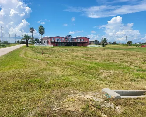 000 7 12 Mile Rd, Galveston, TX 77554