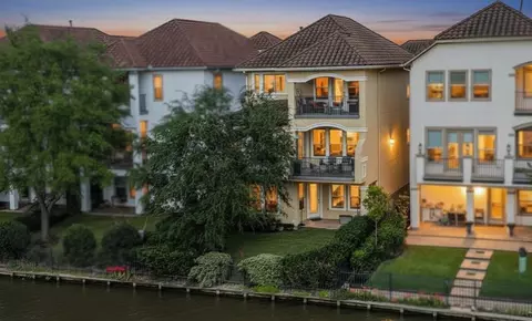 1014 Old Oyster Trl, Sugar Land, TX 77478