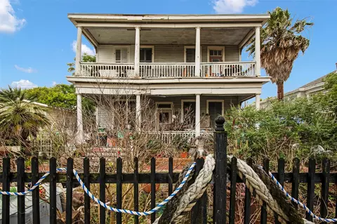 916 Sealy St, Galveston, TX 77550