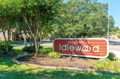 10053 Westpark Dr #308, Houston, TX 77042