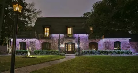 5518 Three Oaks Cir, Houston, TX 77069
