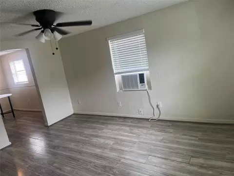 414 Jackson Ave, Bacliff, TX 77518