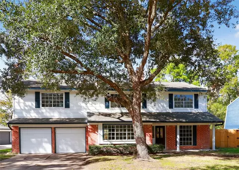 133 Cherry Tree Ln, Friendswood, TX 77546