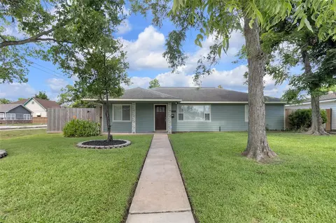 2934 Robertson St, Houston, TX 77009