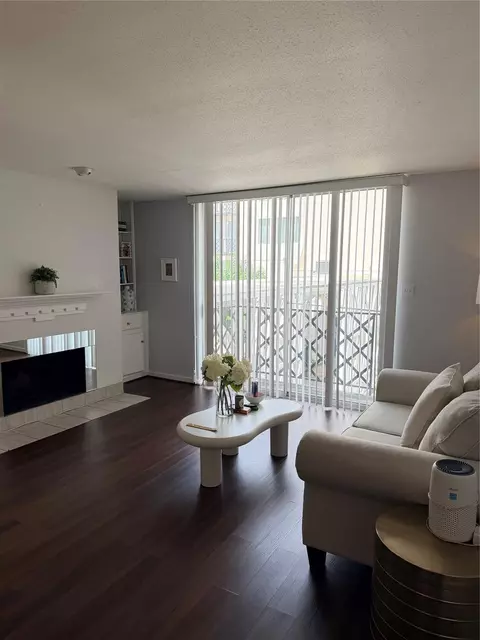 2333 Bering Dr #201, Houston, TX 77057