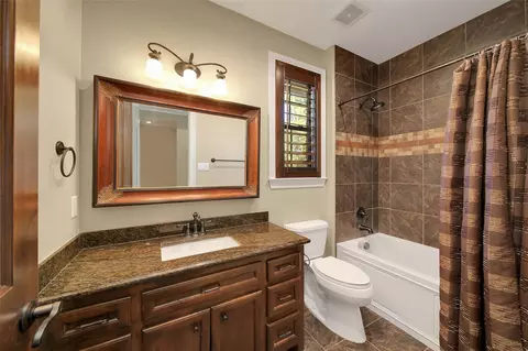 Bath - 6803 Star Ledge Ct, Spring, TX 77389 photo 5 of 6