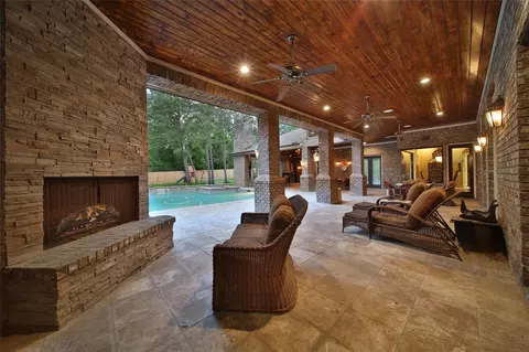 Exterior - 6803 Star Ledge Ct, Spring, TX 77389 photo 6 of 9