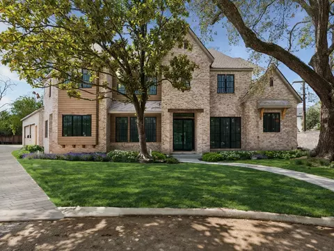 403 Trails Ct, Houston, TX 77024
