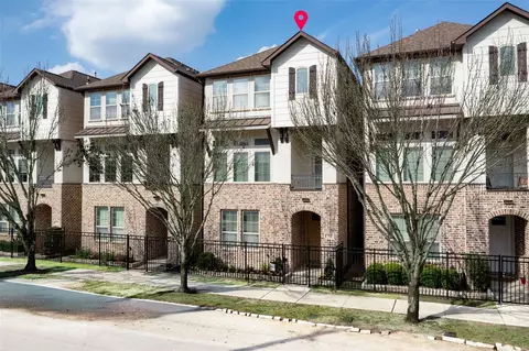 351 W 26th St, Houston, TX 77008