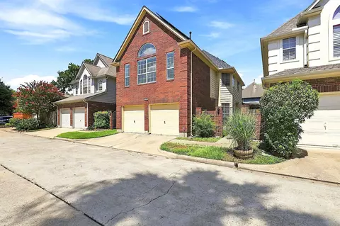 5842 Cinnamon Creek Cir, Houston, TX 77084