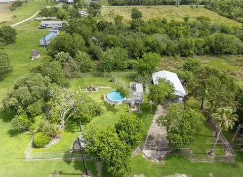 182 Smith Rd, Palacios, TX 77465