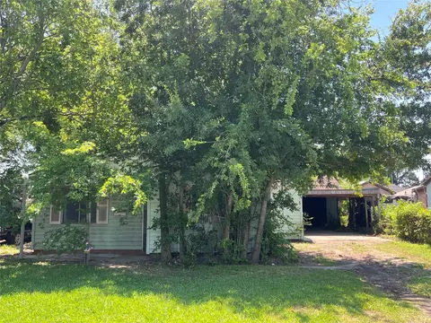 10338 Wiggins St, Houston, TX 77029