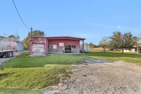 6821 Bailey St, Shiro, TX 77876