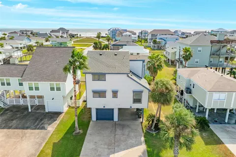 13819 San Domingo Dr, Galveston, TX 77554