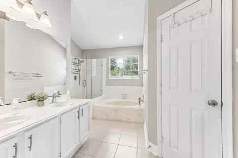 Bath - 1043 Danforth Dr, Houston, TX 77062 photo 2 of 5