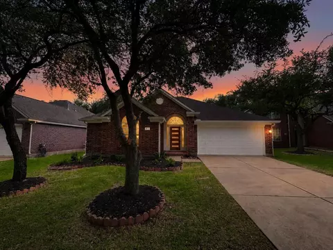 13810 Aspen Knoll Ct, Houston, TX 77059
