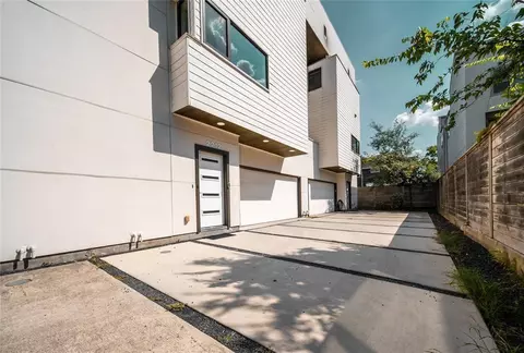 2212 Francis St, Houston, TX 77004