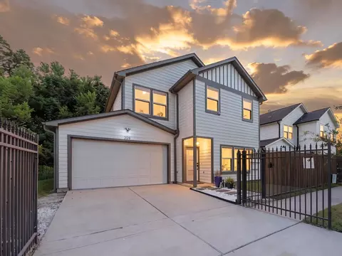 209 Blueberry St, Houston, TX 77018