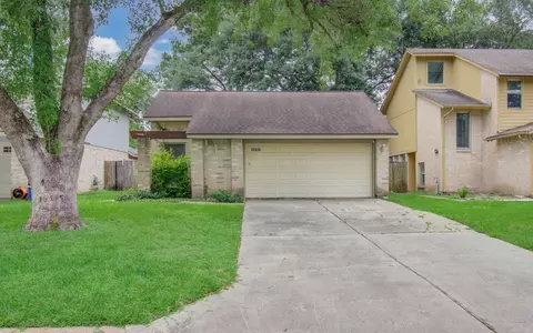 16606 Quiet Trail Dr, Humble, TX 77396
