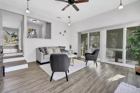 10 Driftwood Ln, Coldspring, TX 77331
