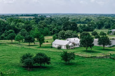 2734 Blue Hole Rd, Bleiblerville, TX 78931