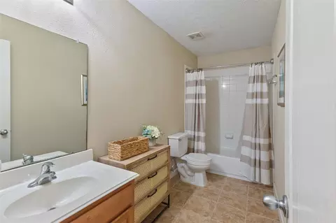 Bath - 29515 Legends Branch Ln, Spring, TX 77386 photo 2 of 4