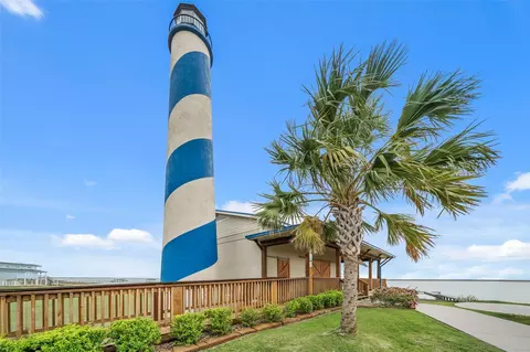 3129 Camp Hulen Dr, Palacios, TX 77465